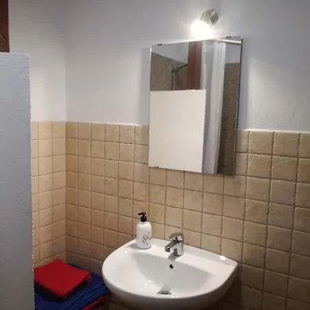 Surfhouse Famara 2* Teguise (Lanzarote)